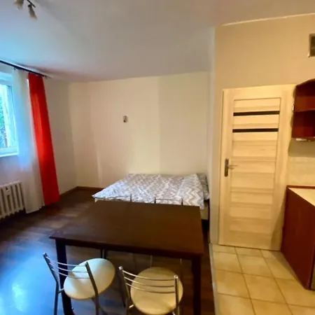 With Garden In Old Town Apartamento